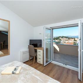 1 Bedroom and 2 Bedroom Apartments with Balconies, Shared Terrace and Jacuzzi in Cavtat